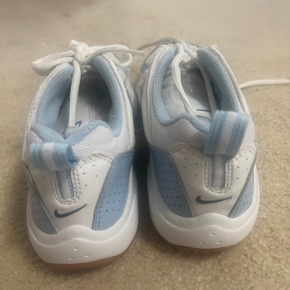 Retro Nike Runners/ Indoor Soccer Shoes - Picture 3 of 3